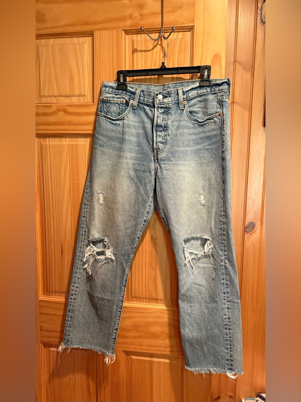 Leví's Wedgie Straight Distressed Jeans "Lost
Inside" women’s size 31